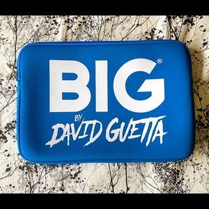 New Tablet/iPad case bag